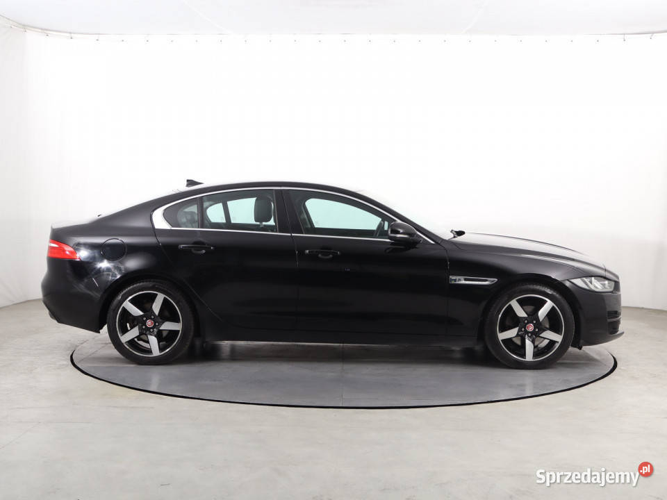 Jaguar XE 20d gniazdo USB Katowice