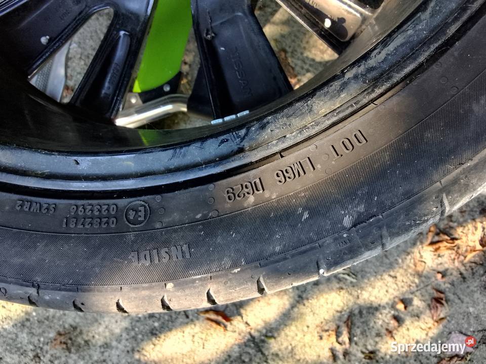 Dwa koła do driftu z oponami na alufelgach do Opony i felgi