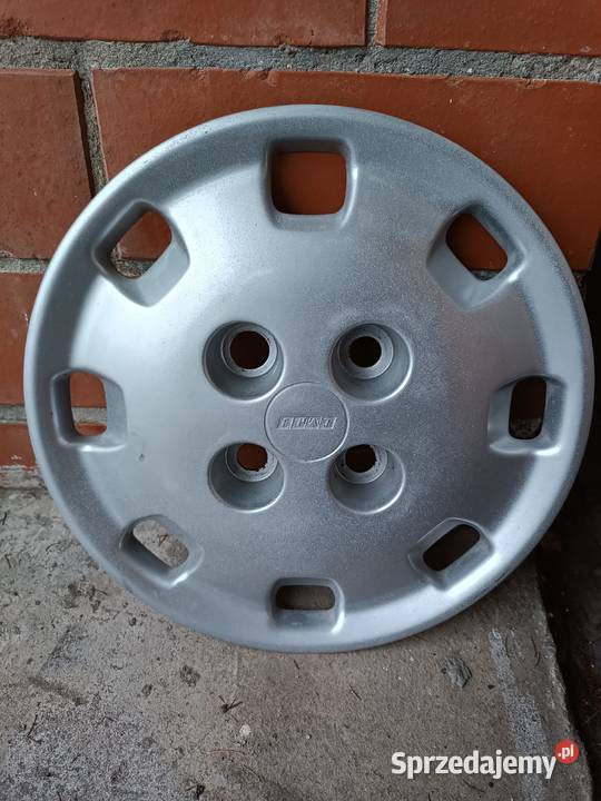 Fiat 126 EL oryginalne kołpaki z logo Fiat w osobowe Świecie