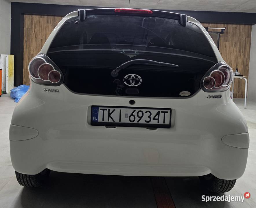 Toyota Aygo piękna biała z czarnym dachem