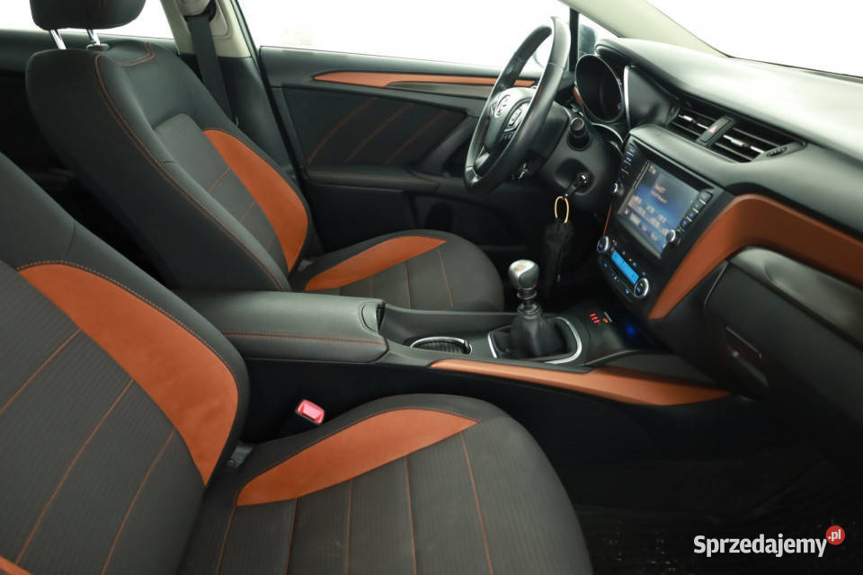 Toyota Avensis 16 Valvematic autoalarm mazowieckie