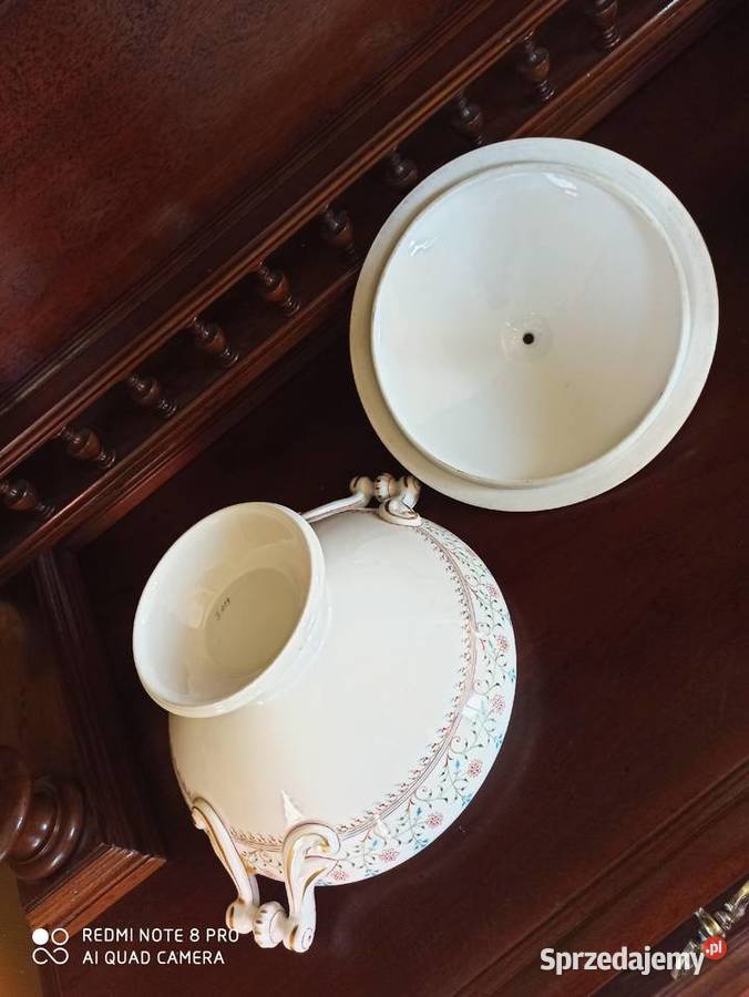 waza na stopie z monogramem Th P