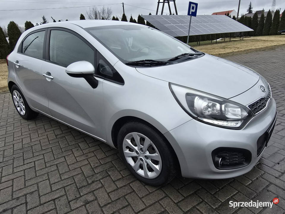 Kia Rio 12Benzyna Rok produkcji 2011 Rio Motoryzacja