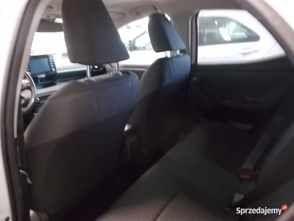 TOYOTA YARIS 15 benzhybrydaautomat poduszka powietrzna