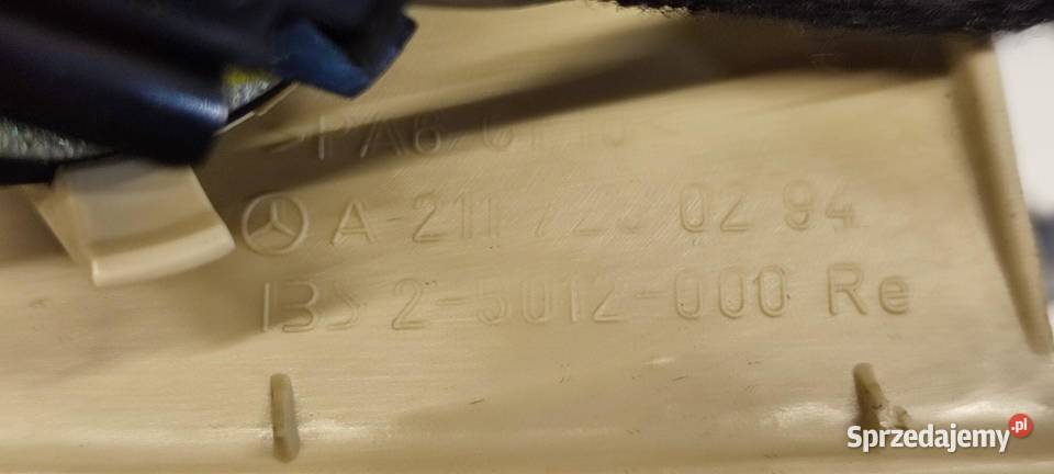 MERCEDES W211 OSŁONA TRÓJKĄT DRZWI PRAWY PRZÓD