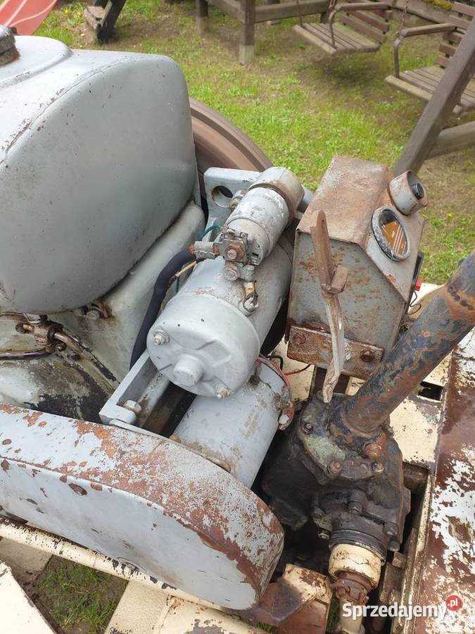 Traktor Sam Mocny duży C330 Podnośnik Blokada Czchów