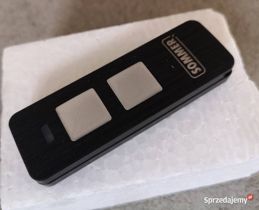 Brama na PILOTA Orzech 3000x2125 garażowa Żegocina