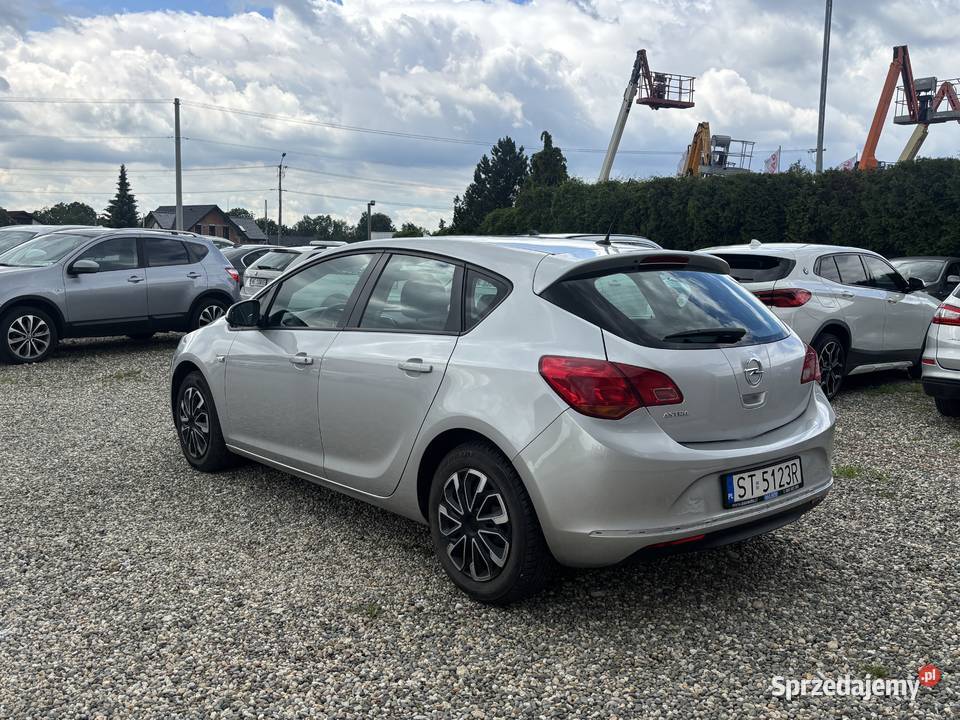 Opel Astra 2015r Gwarancja 1364cm3 Paniówki sprzedam