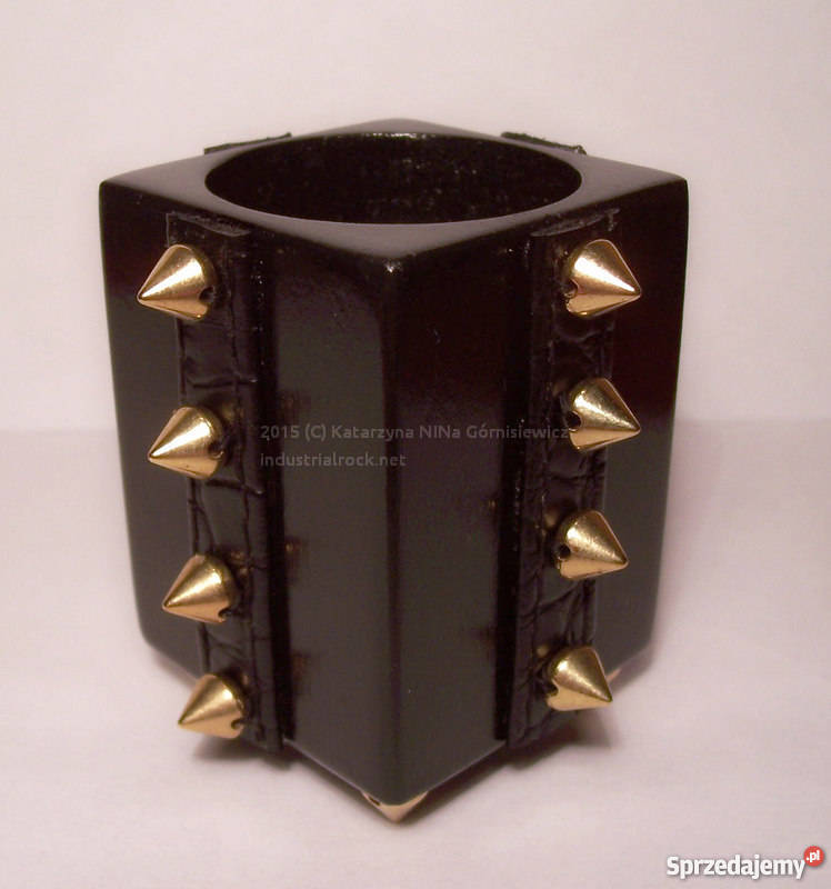 Niespotykane świeczniki na tealight złote ćwieki