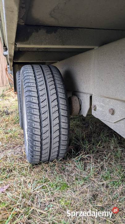 Przyczepa towarowa Burtowe i plandeki