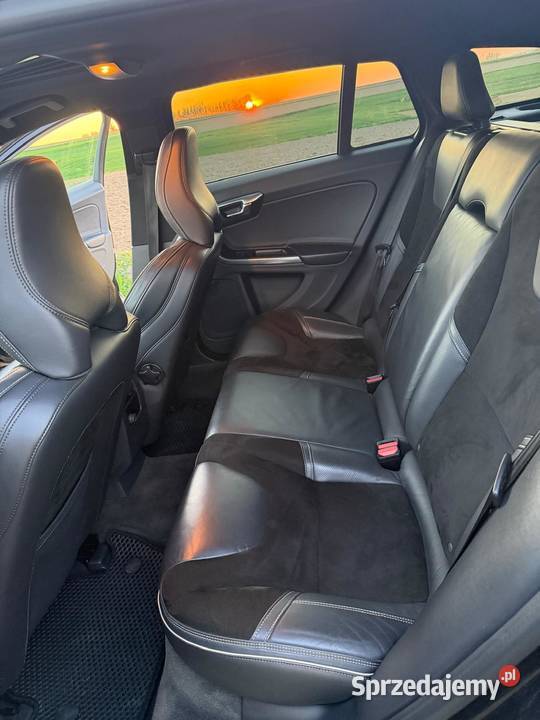 Volvo V60 D4 RDesign 181 Automat Szyberdach Łańcut