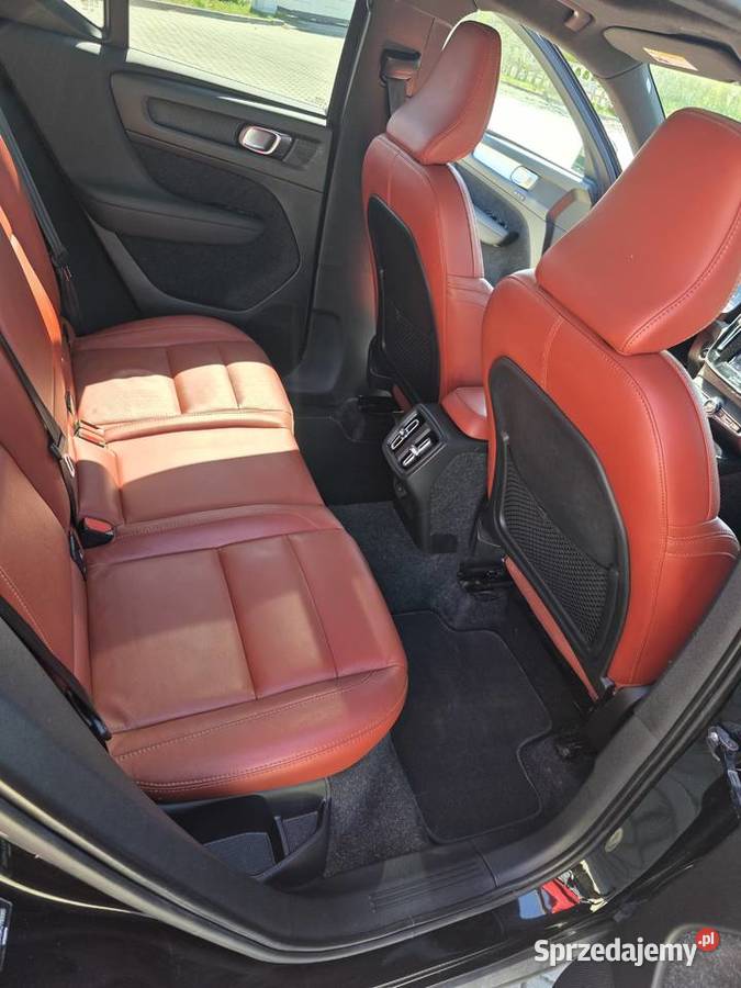 Volvo XC40 T5 247 AWD Panorama Pilot Assist 1969cm3