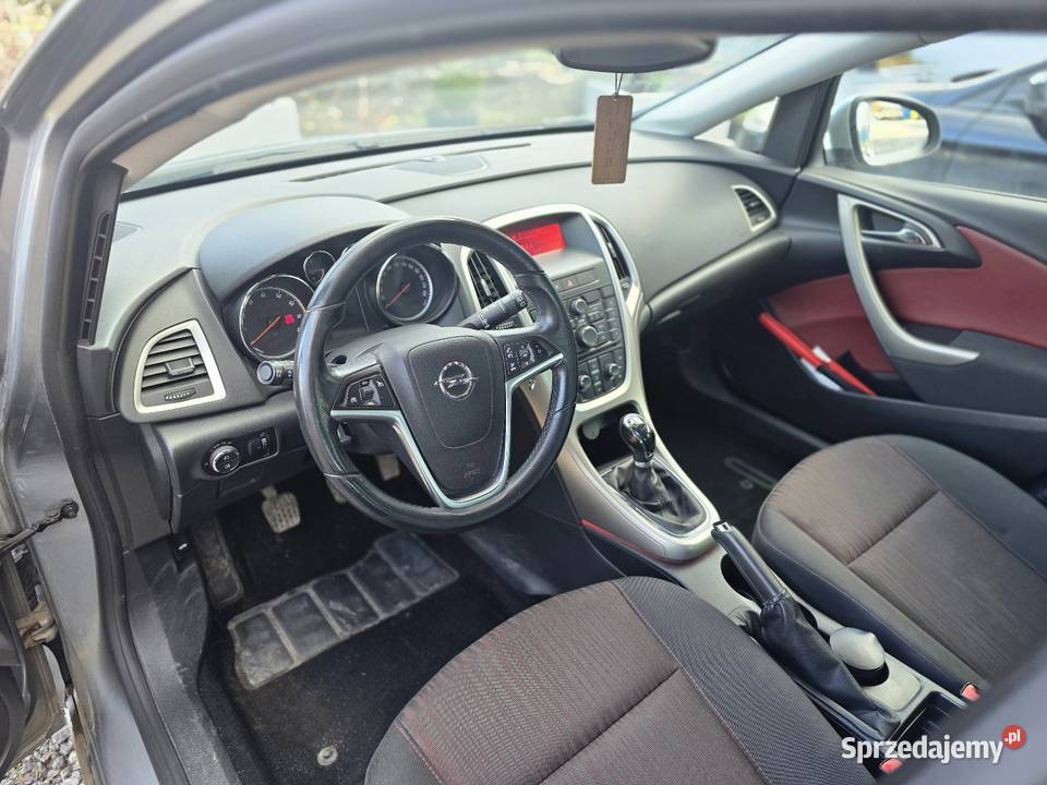 Opel Astra J 14 turbo 2011r Astra