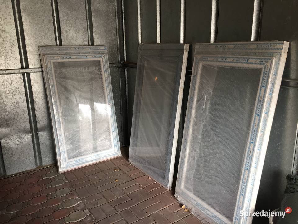 Okna ciemny dąbbiałe PCV 810 x h139060 PCV