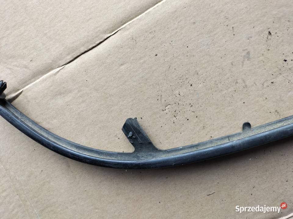 AUDI 80 B4 LISTWA POD LAMPE REFLEKTOR HOKEJ osobowe