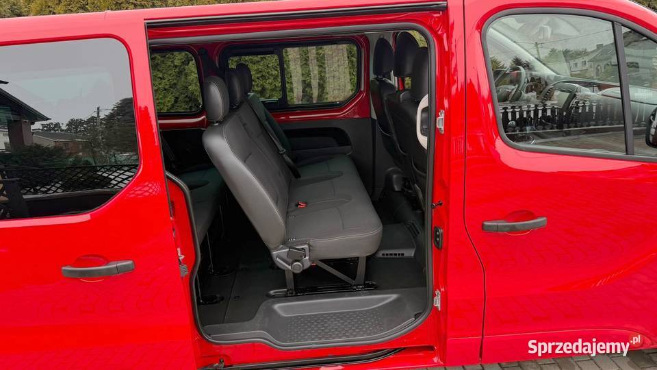 Opel Vivaro DŁUGI 9osobowy Serwisowany STAN Opatów sprzedam