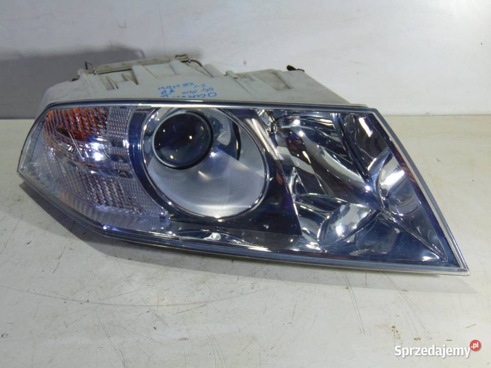 LAMPA PRAWA PRZÓD XENON EUROPA OCTAVIA II