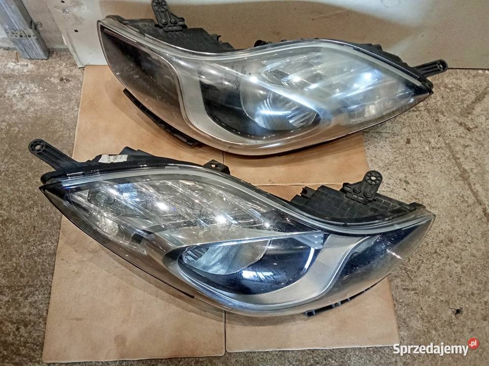 Hyundai ix20 LIFT2013r reflektory przednie lewy Rok produkcji 2015 Kamieniec Wrocławski