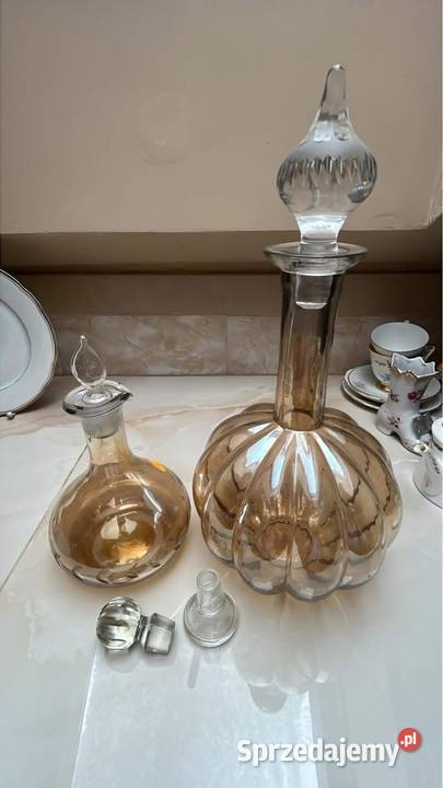 Karafka szkło miodowe opalizowane W kształcie Porcelana i szkło Gdańsk