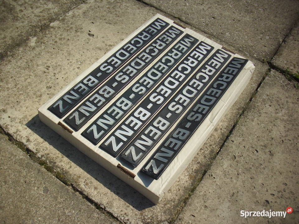 Emblemat znaczek logo napis MERCEDESBENZ kaczka Pozostałe świętokrzyskie Mąchocice Kapitulne