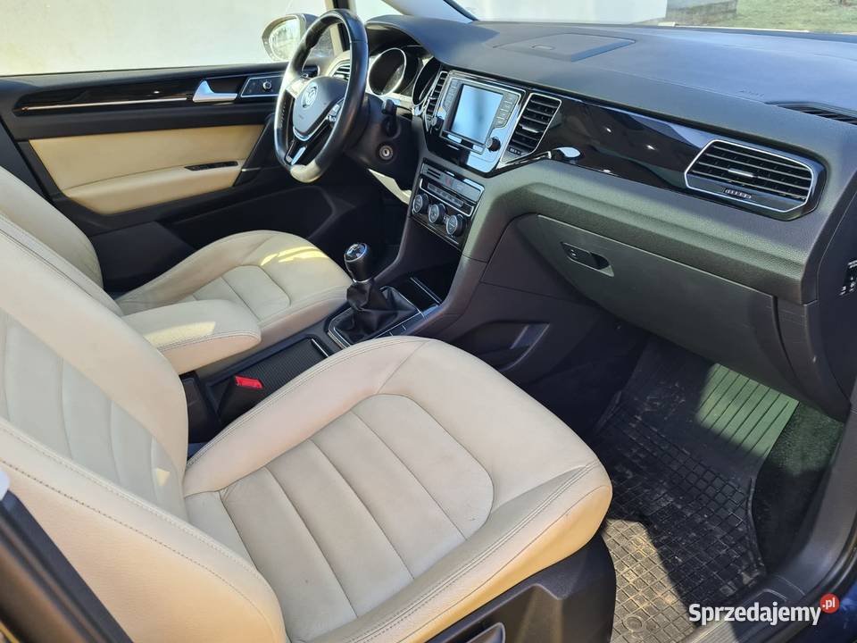 Golf Sportsvan 16TDIZamiana Rok produkcji 2015 Steklno