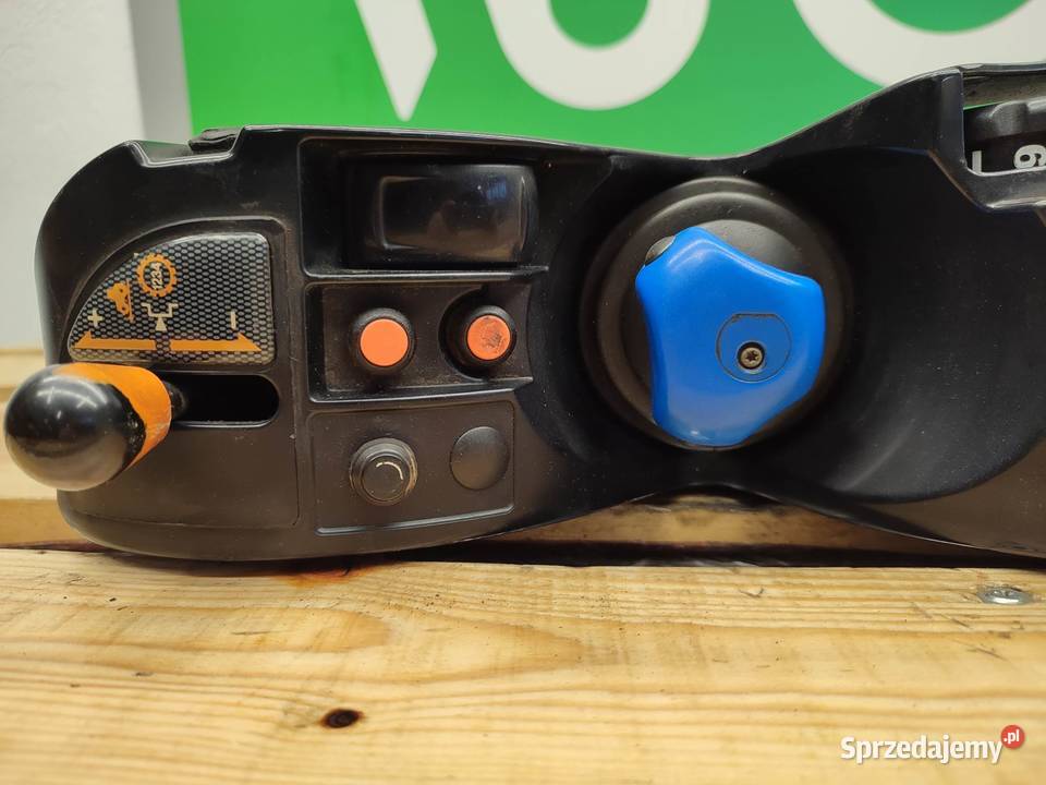 Podłokietnik Massey Ferguson serii 6400 Motoryzacja Wilkowo