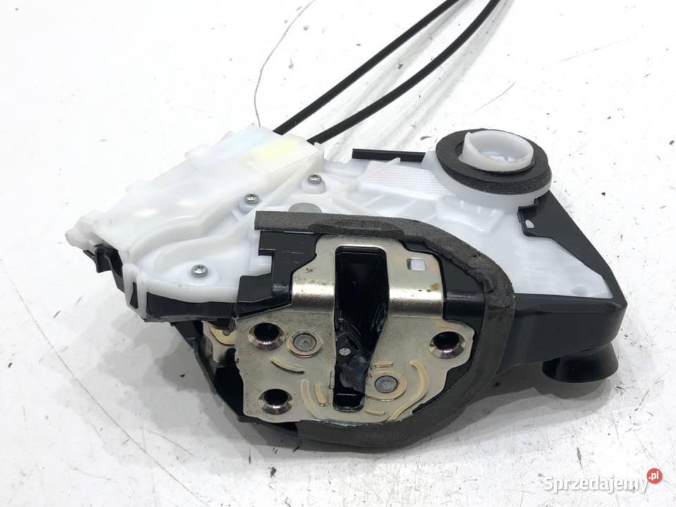 ZAMEK DRZWI PRAWY PRZÓD TOYOTA YARIS III