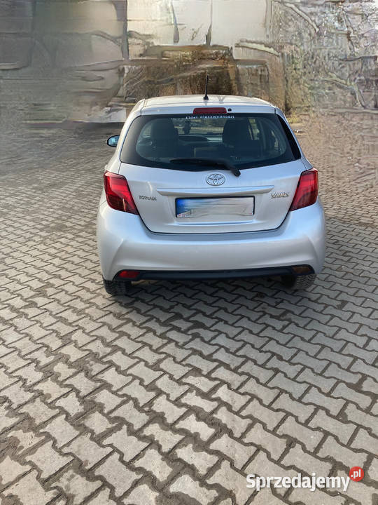 Toyota Yaris 2014 stan idealny niski przebieg manualna