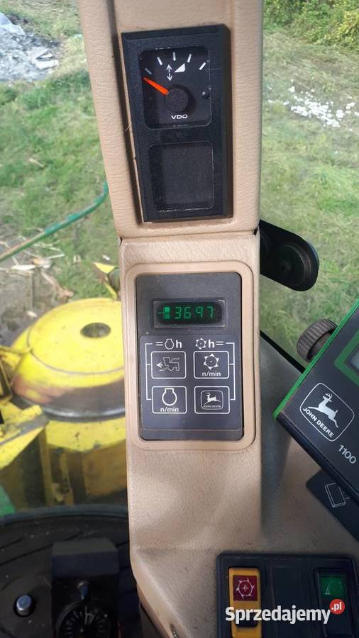 Sieczkarnia JD 6810 Wołów