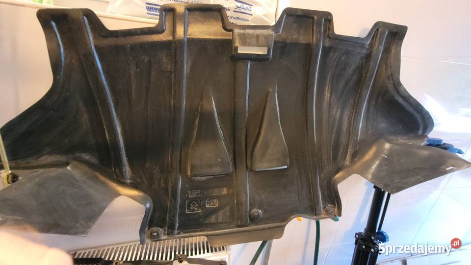 Osłona silnika Audi 80 B4 20 Rozgarty