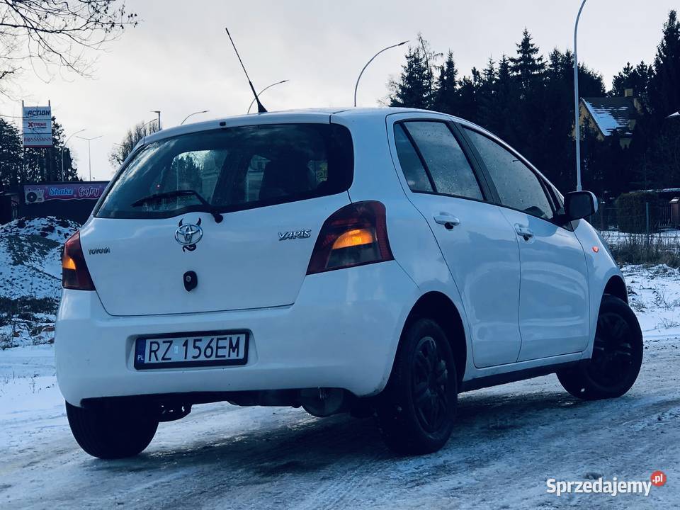 Toyota Yaris II 10VVTi 69 Biały akrylowy Yaris podkarpackie Przeworsk