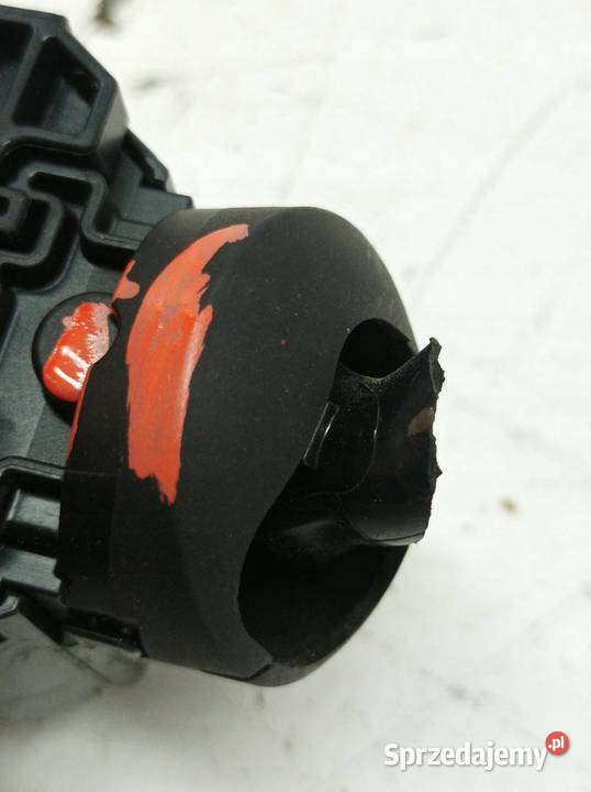 PRZEŁĄCZNIK ZESPOLONY KIERUNKOWSKAZÓW TAŚMA Panele sterowania, przełączniki