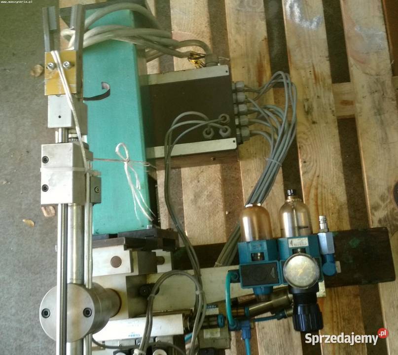 Robot odbierający wlewki i wypraski GETECHA GRA