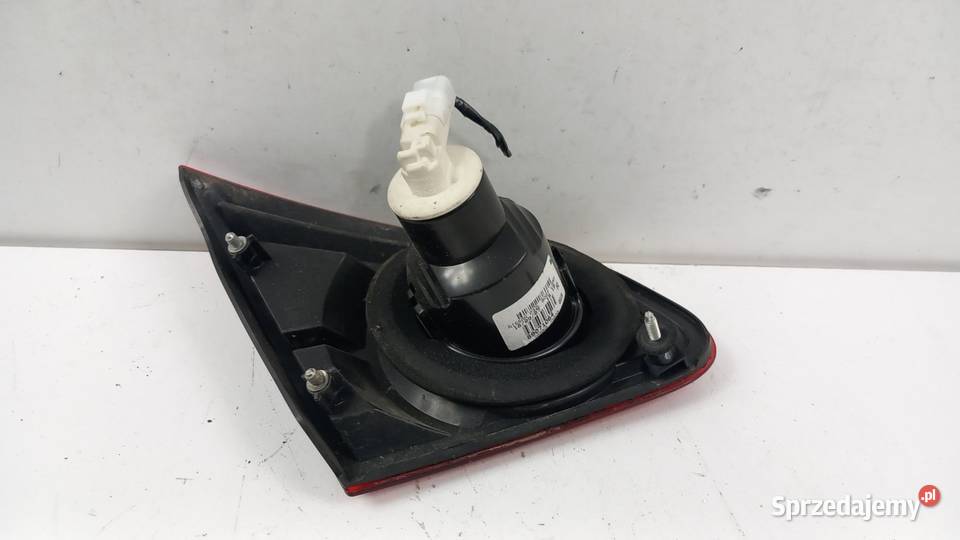 NISSAN QASHQAI J10 LAMPA TYŁ PRAWA W KLAPĘ Zbierkowo