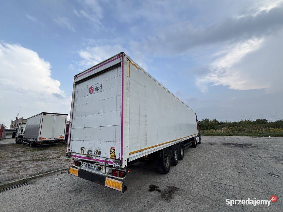 Naczepa Kogel izoterma kontener roleta Rok produkcji 2008 Sobiesiernie