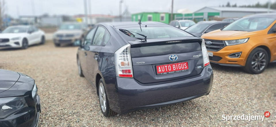 Toyota Prius executive mały przbieg super stan hybryda Lębork