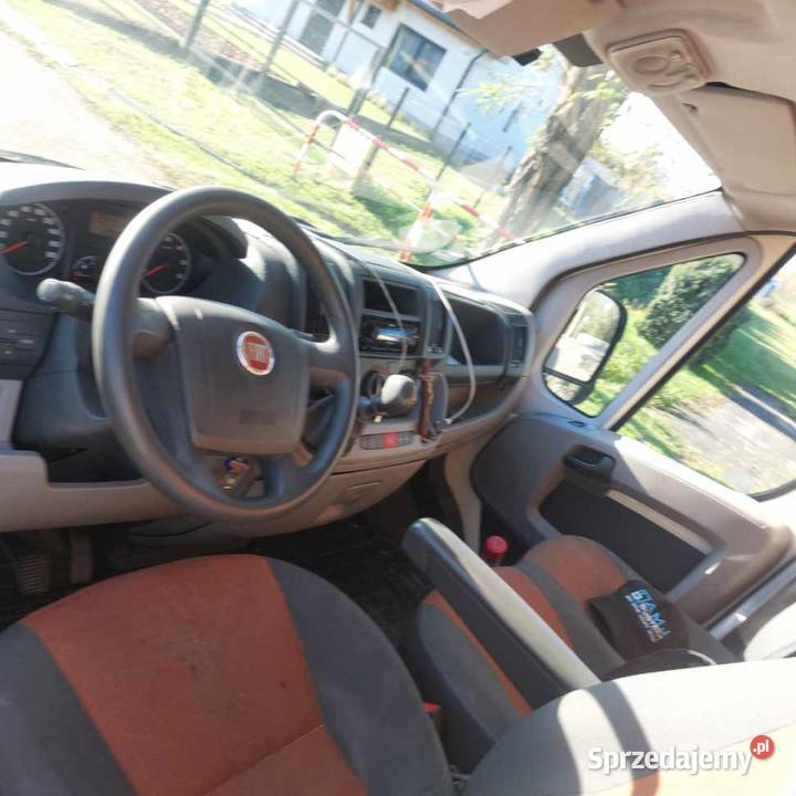 Fiat Ducato z zabudową łóżko tv kuchnia