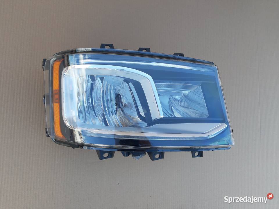 SCANIA R S REFLEKTOR PRAWY LAMPA FULL LED Trzciel