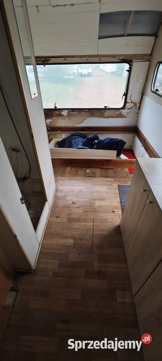 Przyczepa kempingowa Avondale Custom 5m w środku Kempingowe Kraków
