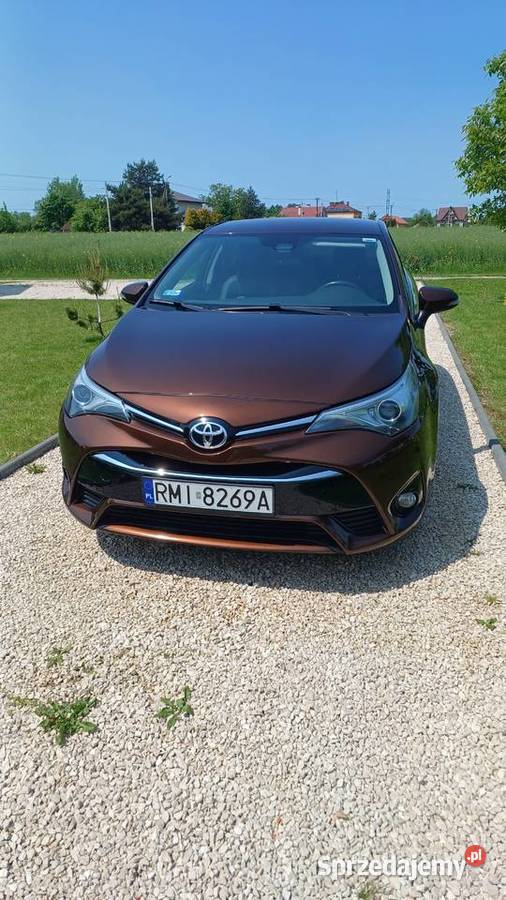 Toyota Avensis 18 benzyna lakier metallic Borowa
