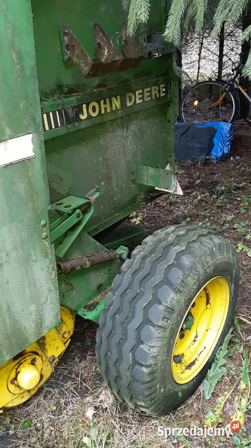 Prasa rolująca John Deere 540