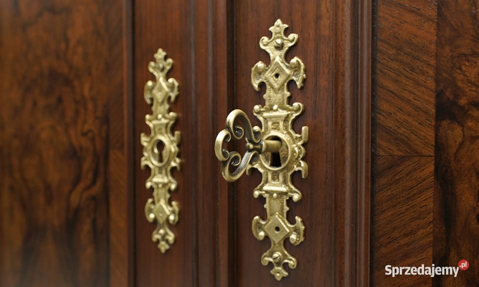 Antyczna komoda bieliźniarka renowacji Jerka