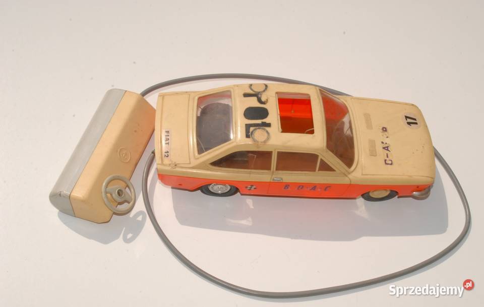 Stara zabawka samochód Piko Fiat 124 cupe na Cieszyn