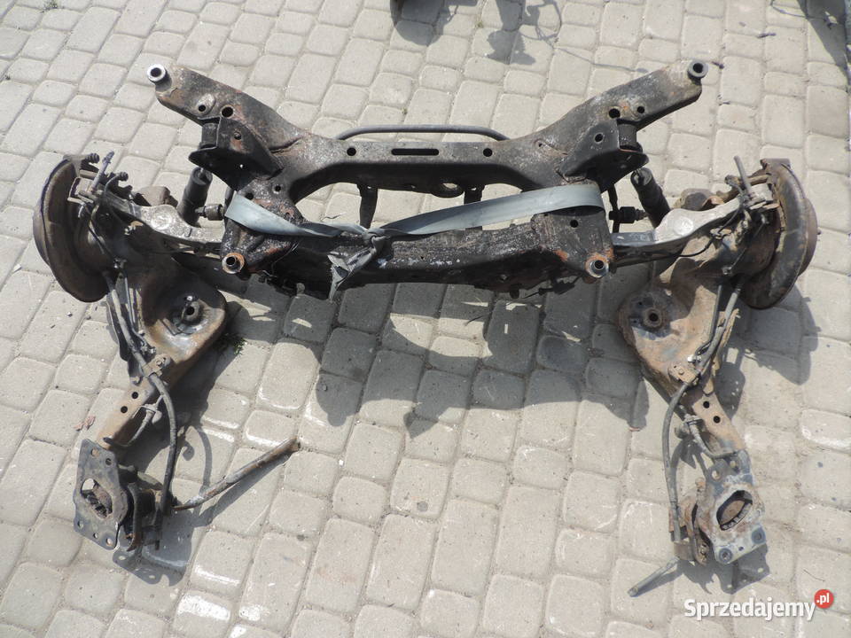 BELKA TYŁ TYLNA OŚ NISSAN QASHQAI J10 16B Rok produkcji 2008