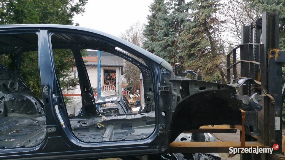 PRÓG SŁUPEK PRAWY BOK 8V5 TOYOTA RAV 4 IV Karoseria