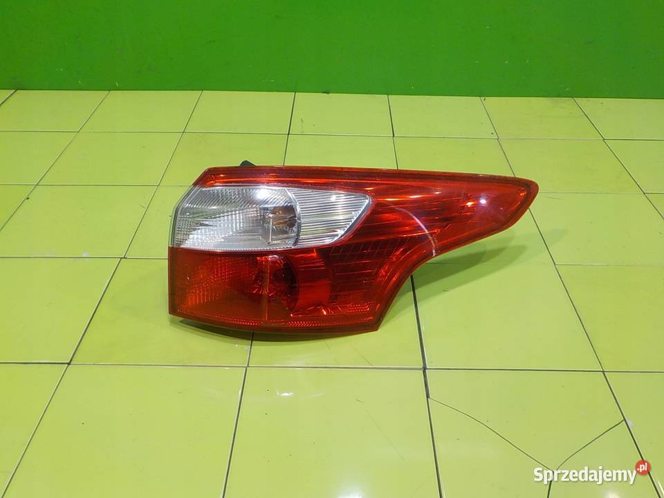 FORD FOCUS MK3 16 TDCI 11r 5D lampa prawa tyl