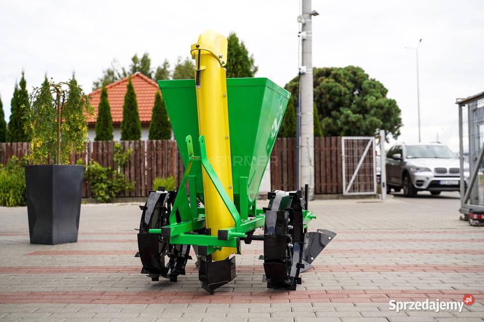 Sadzarka jednorzędowa do sadzenia roślin Tajęcina
