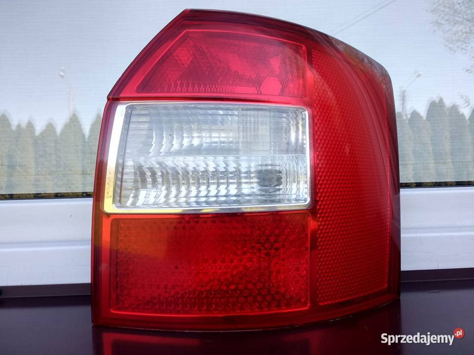 Audi A4 B6 kombi Avant lampa tył tylna prawa Lampy tylne Oświetlenie Sieradz sprzedam