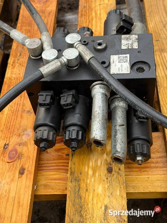 Rozdzielacz hydrauliczny HYSTER 4190843 AV7123 0