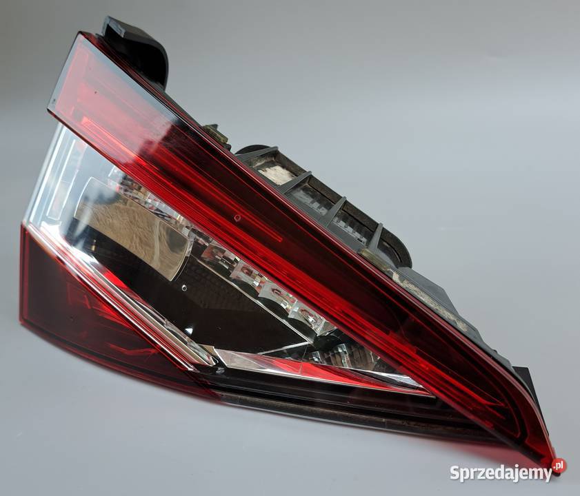 Lampa Tył Lewa Klapy Skoda Superb III Kombi LED Mielęcin
